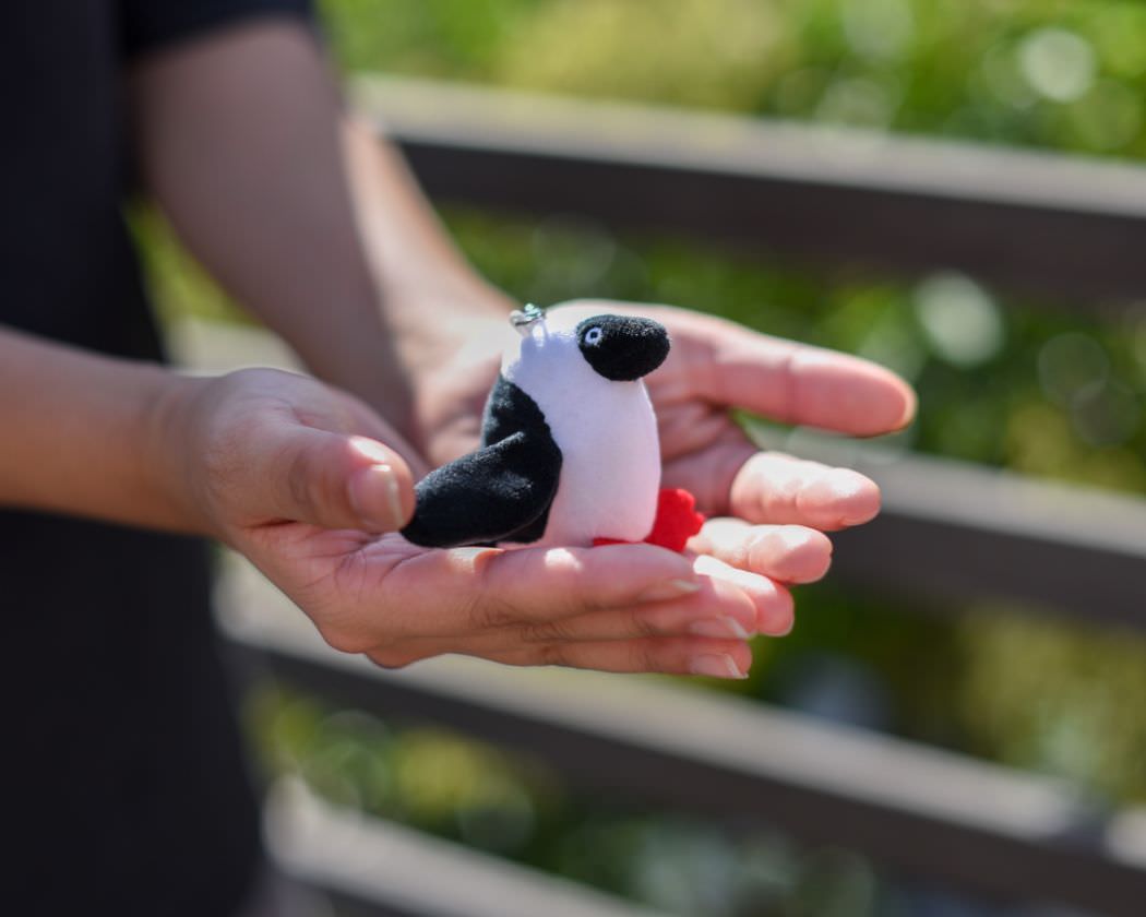 2.「ブービーバードストラップ」プレゼント