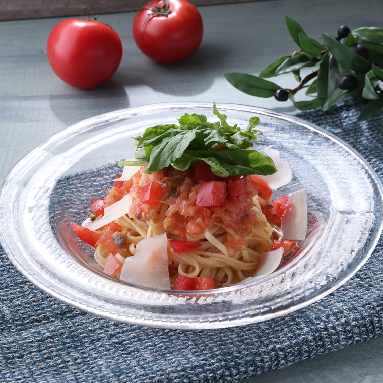フレッシュトマトとルッコラの冷製パスタ