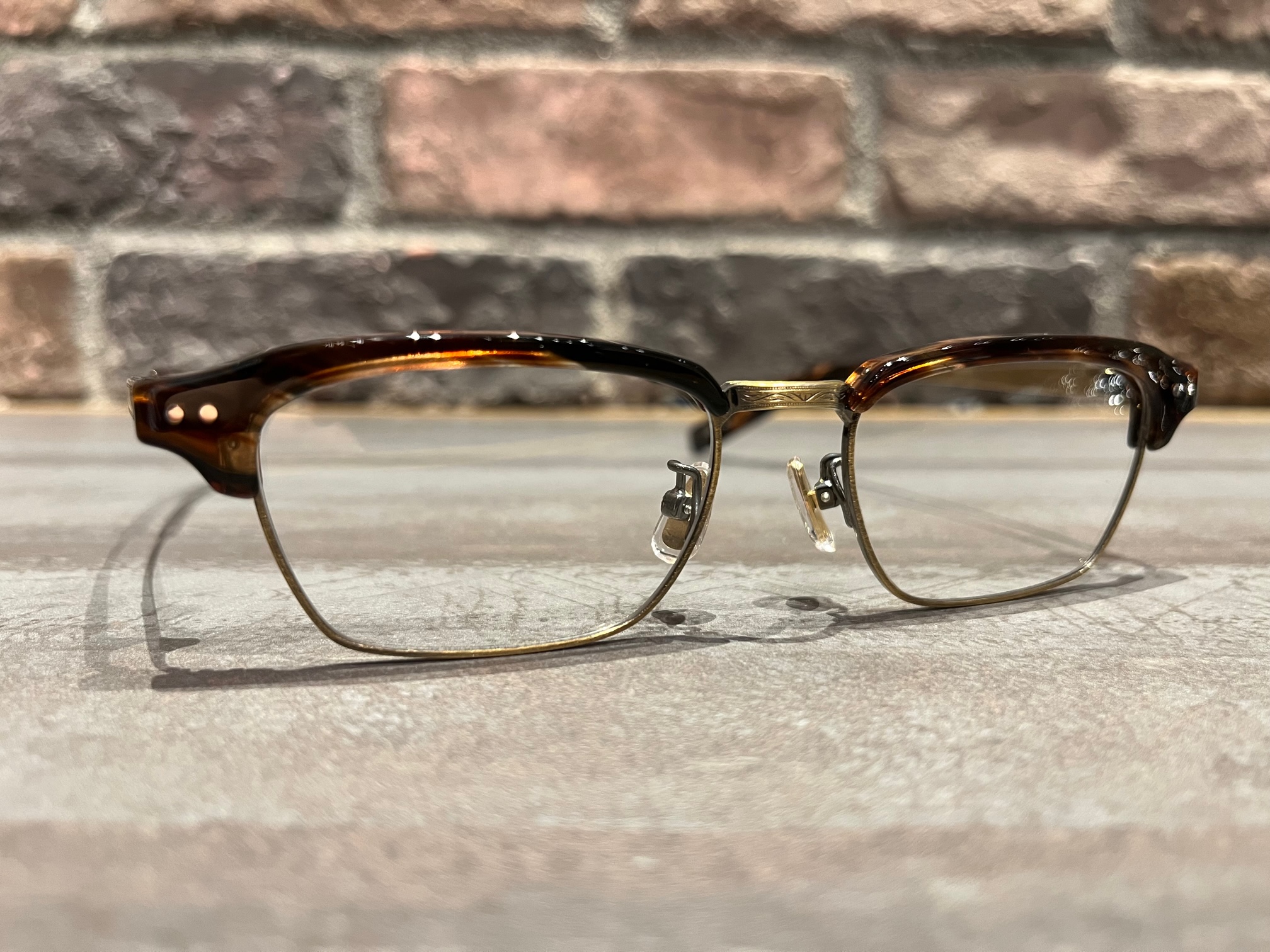 金子眼鏡 ギラつきを抑える高機能「偏光レンズ」：ショップニュース 