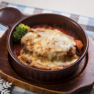 トマトソースハンバーグドリア